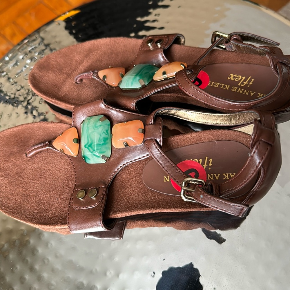 Brown open toed sandals